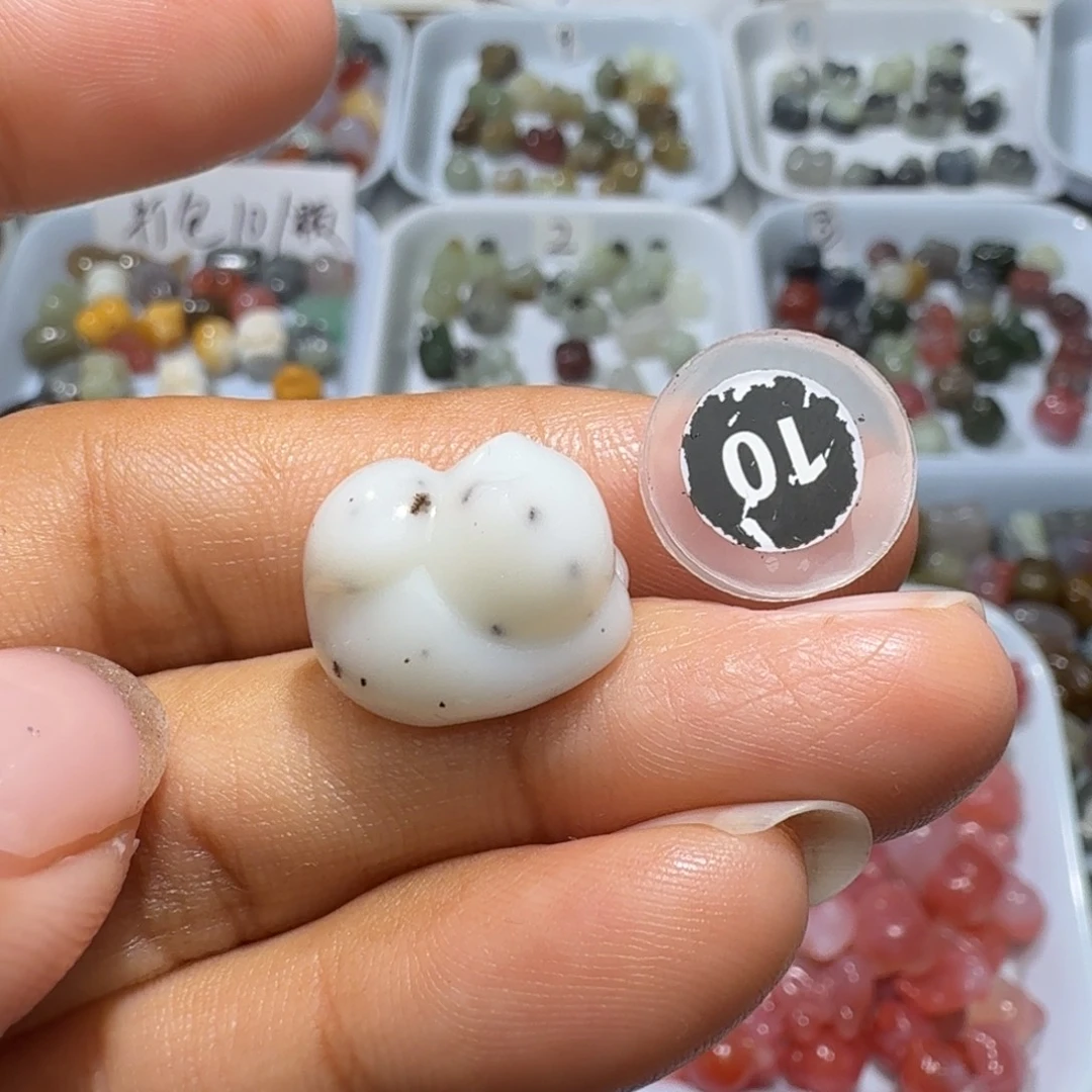 和田玉未镶嵌珠宝奇石