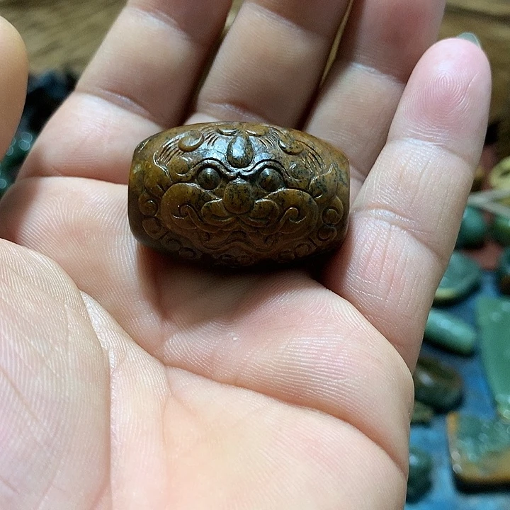 未镶嵌岫岩河磨玉（透闪石质玉）挂件江**期
