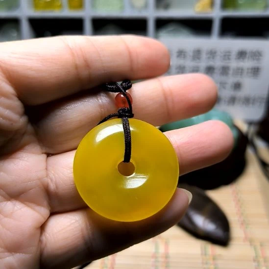 未镶嵌蛇纹石玉颈饰