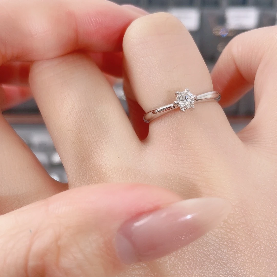 天然钻石戒指/指环18K金镶嵌A18081101