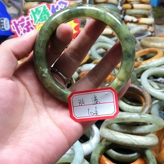 未镶嵌蛇纹石玉手镯泓*