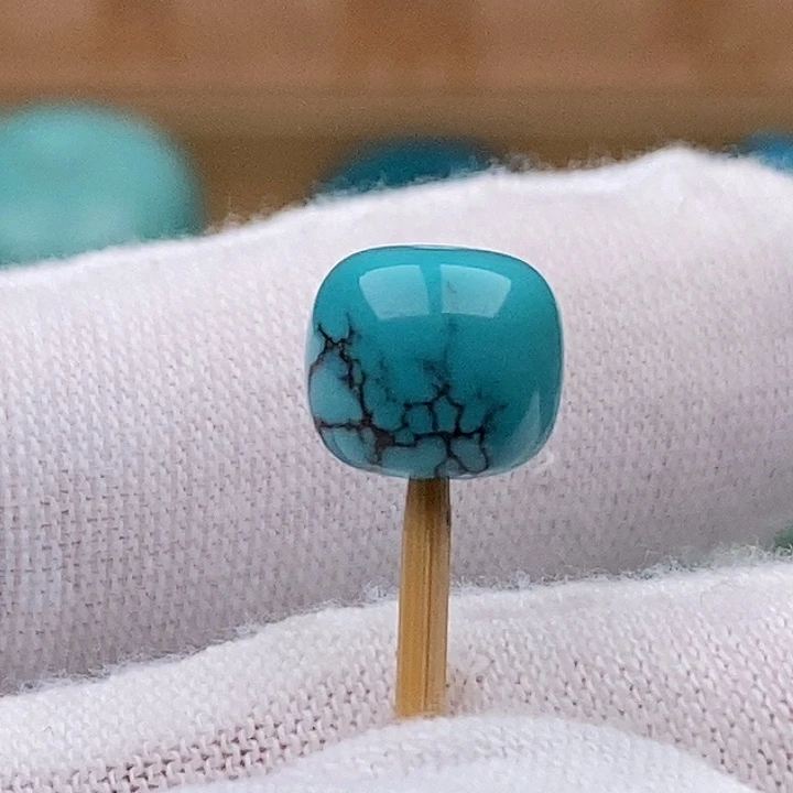 绿松石未镶嵌珠宝奇石9