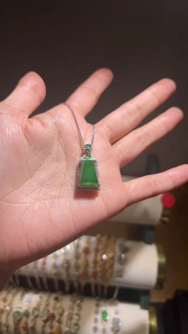 天然翡翠国标银镶嵌