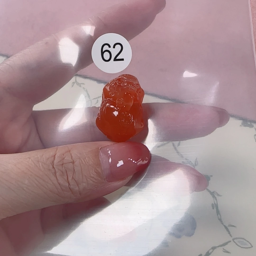 熹***哥南红玛瑙未镶嵌吊坠(不含链)原矿无优化无裂貔貅吊坠