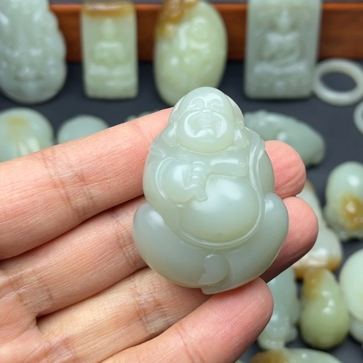 和田玉未镶嵌颈饰