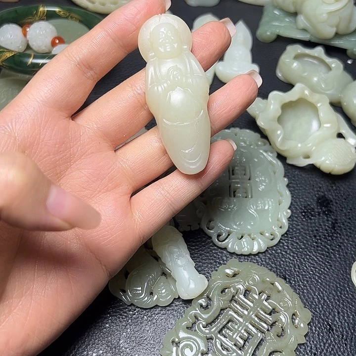 和田玉未镶嵌颈饰