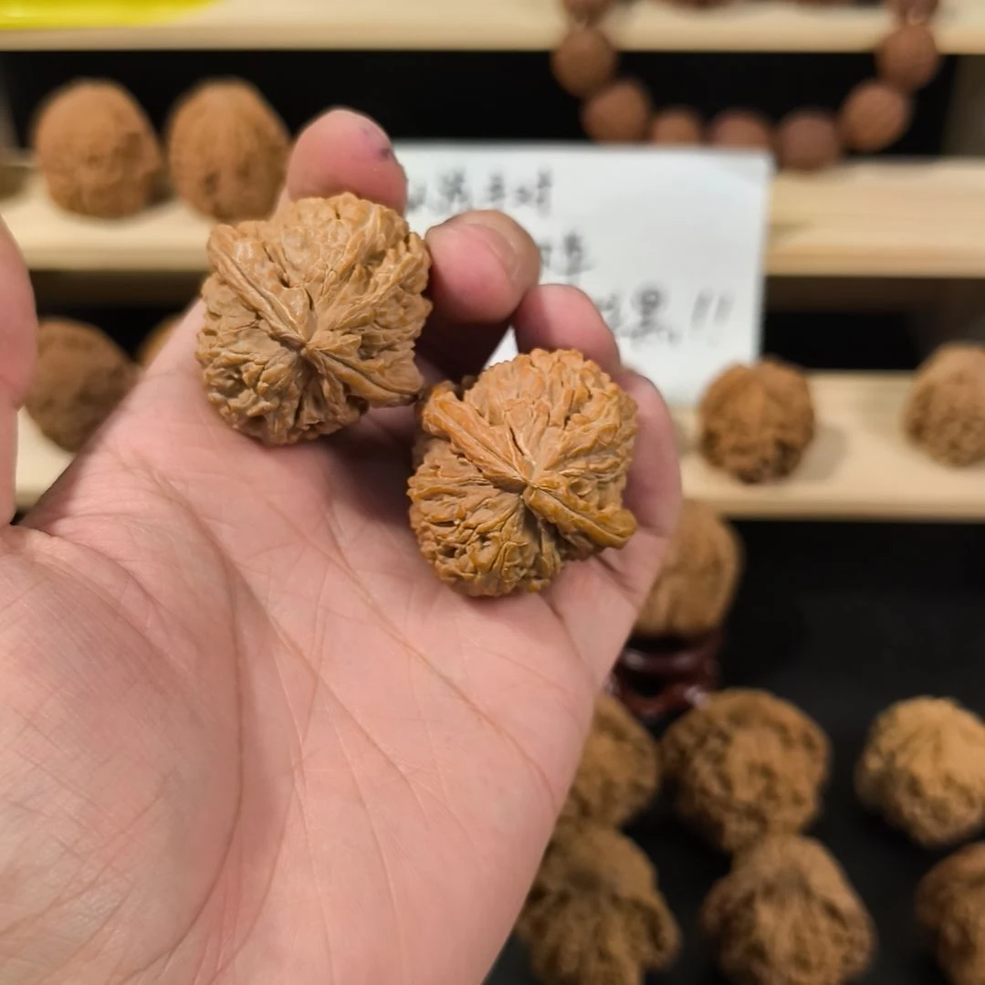 低***神文玩核桃吊坠38白狮子有色差