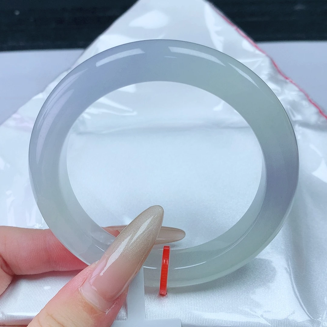 翡翠手镯未镶嵌54圈