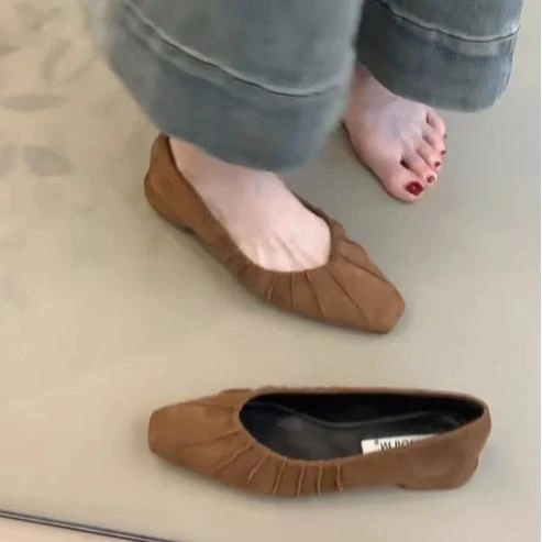 疯狂星团~低跟浅口芭蕾单鞋女方头褶皱气质玛丽珍通勤奶奶鞋