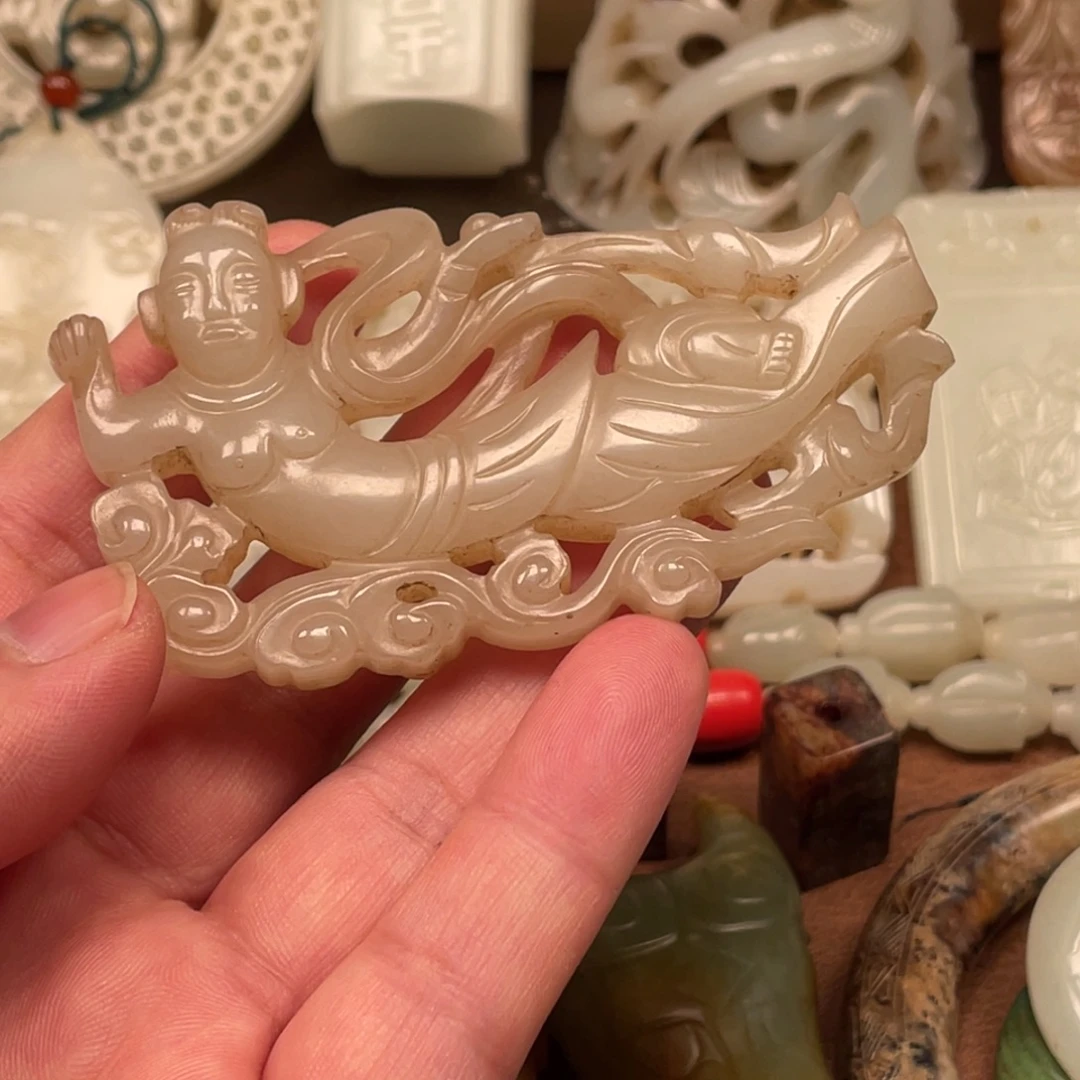 吾***我和田玉未镶嵌颈饰