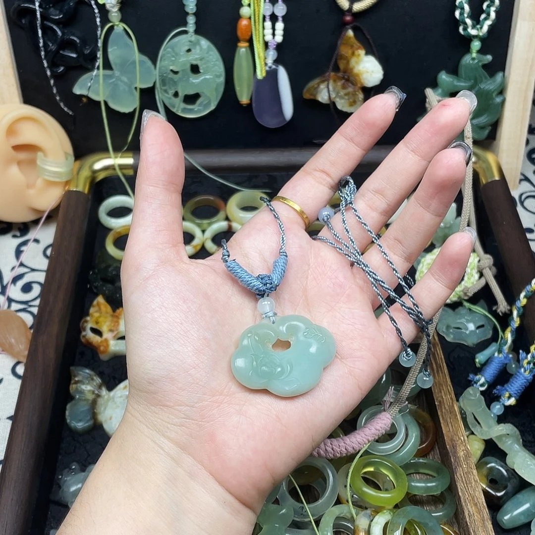 蛇纹石玉未镶嵌颈饰福利