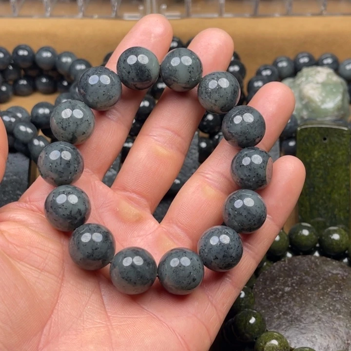 和田玉未镶嵌手串