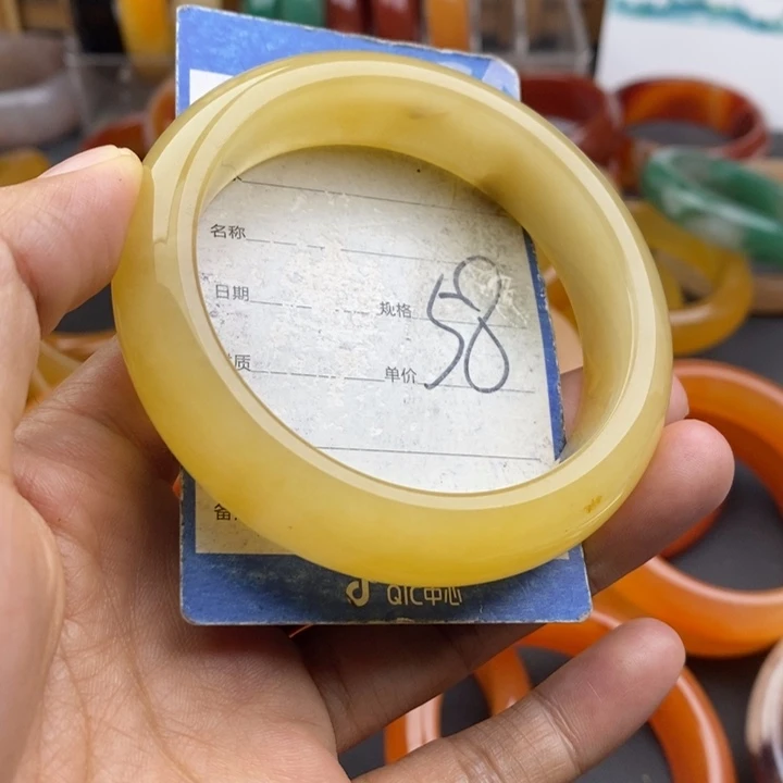 未镶嵌手镯石英质玉