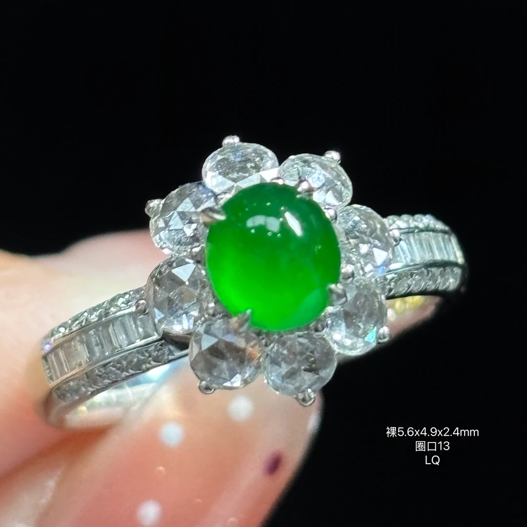 《缅甸珠宝严选》缅甸翡翠冰阳绿蛋面戒指（下单质询客服）LQ