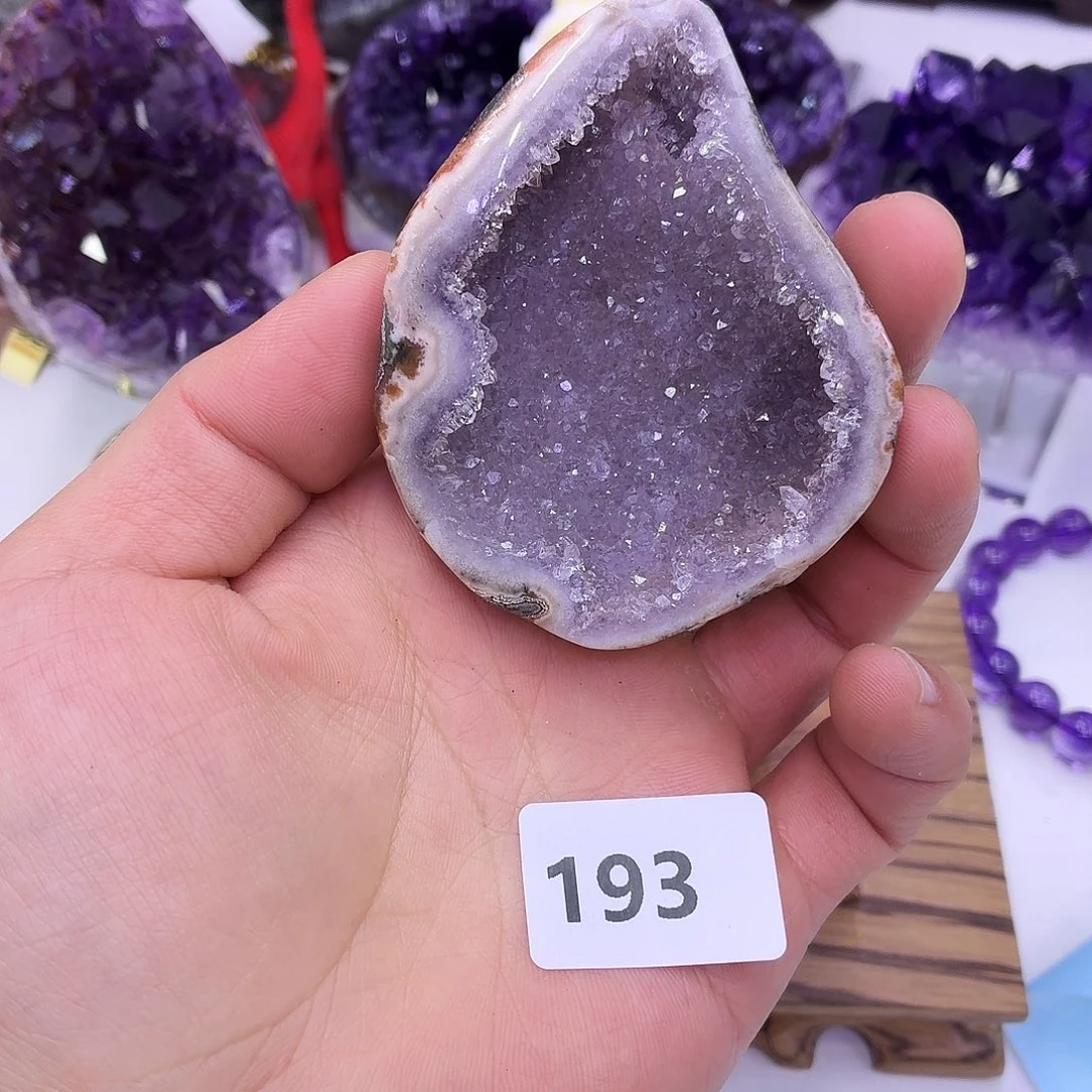 未镶嵌水晶大型摆件（非配饰）