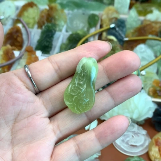 【闪购商品】蛇纹石玉颈饰未镶嵌