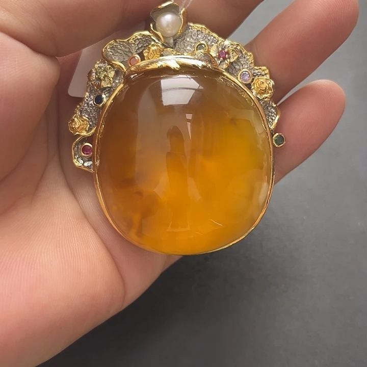 琥珀未镶嵌裸石吊坠