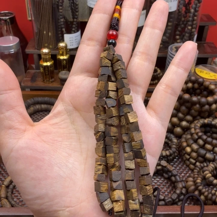 沉香碎屑奇楠车挂件