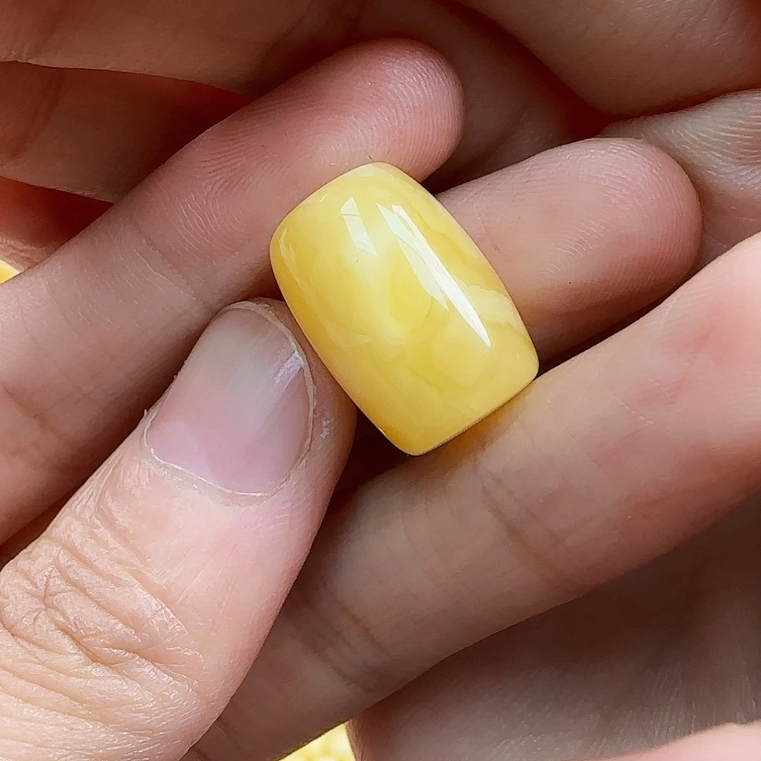 蜜蜡未镶嵌珠宝奇石