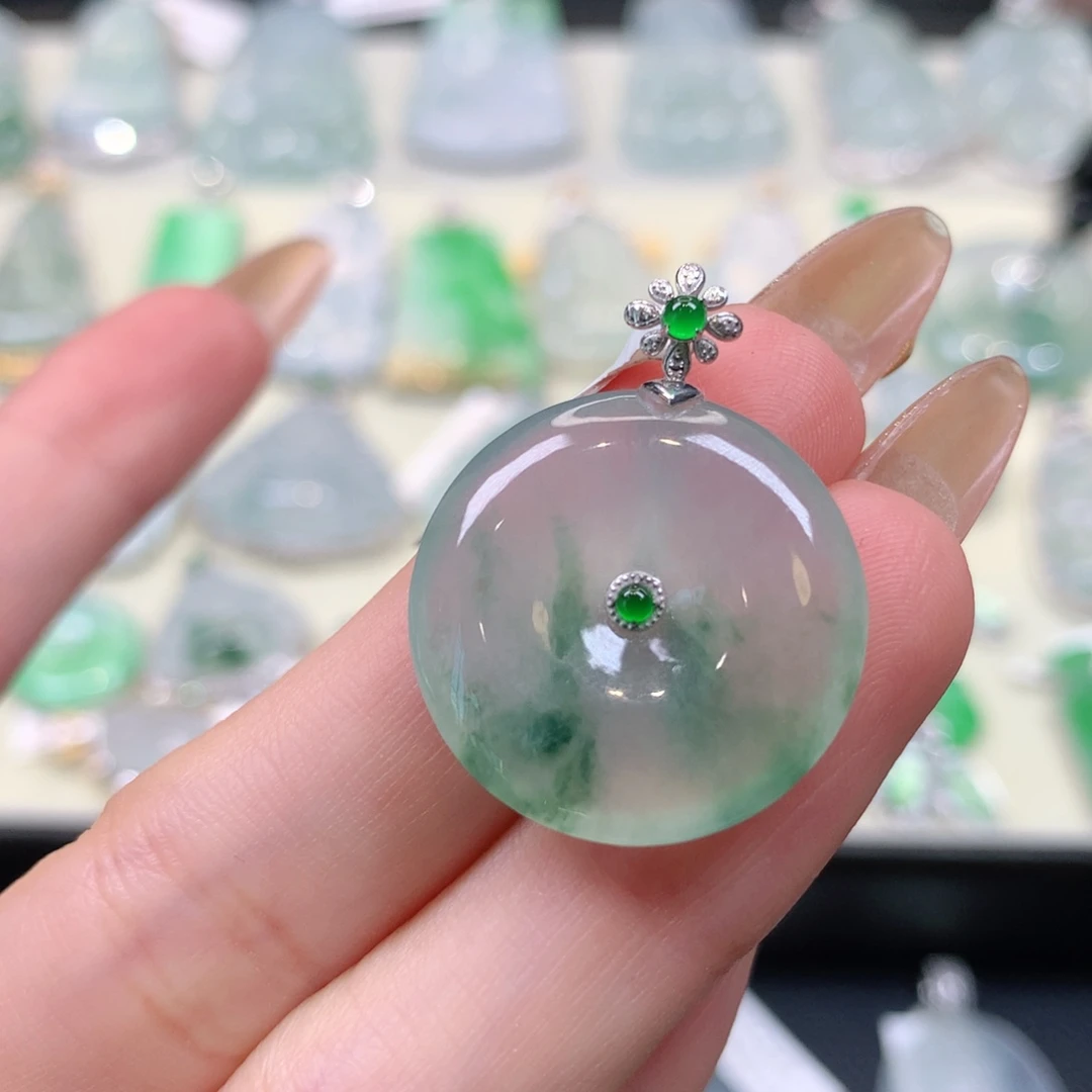 翡翠18K金镶嵌颈饰