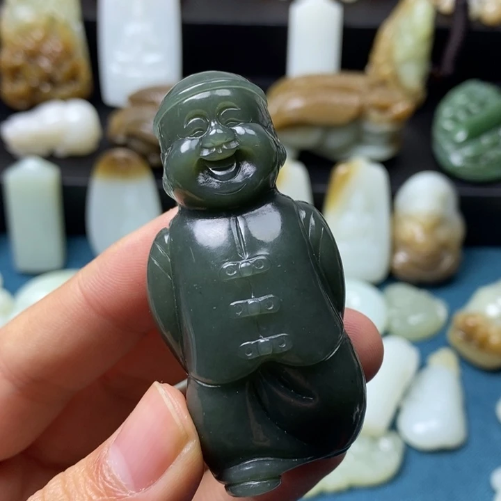 和田玉未镶嵌把件