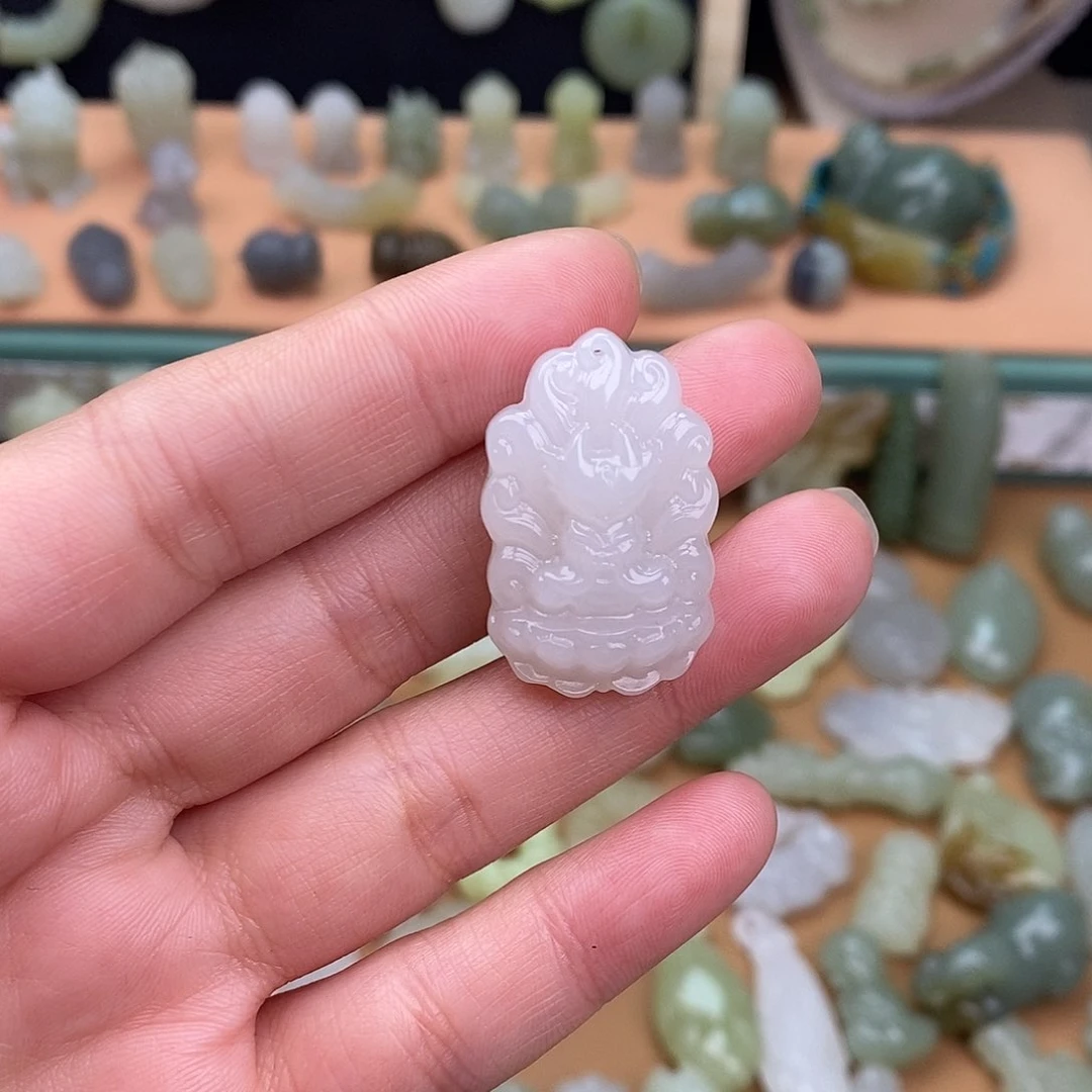 颈饰未镶嵌和田玉