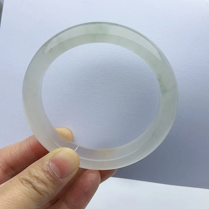【闪购商品】石英质玉手镯未镶嵌