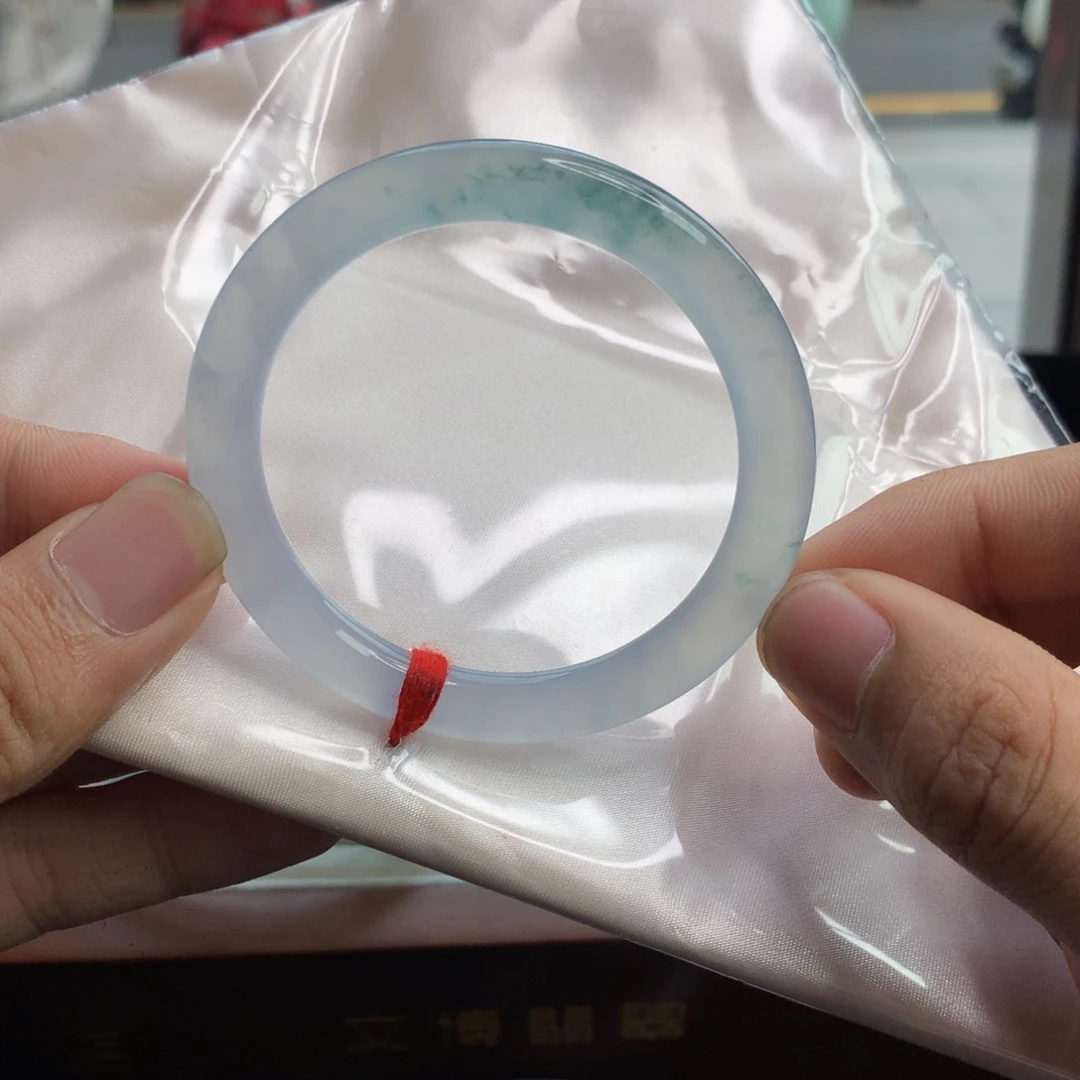 翡翠手镯未镶嵌圆条