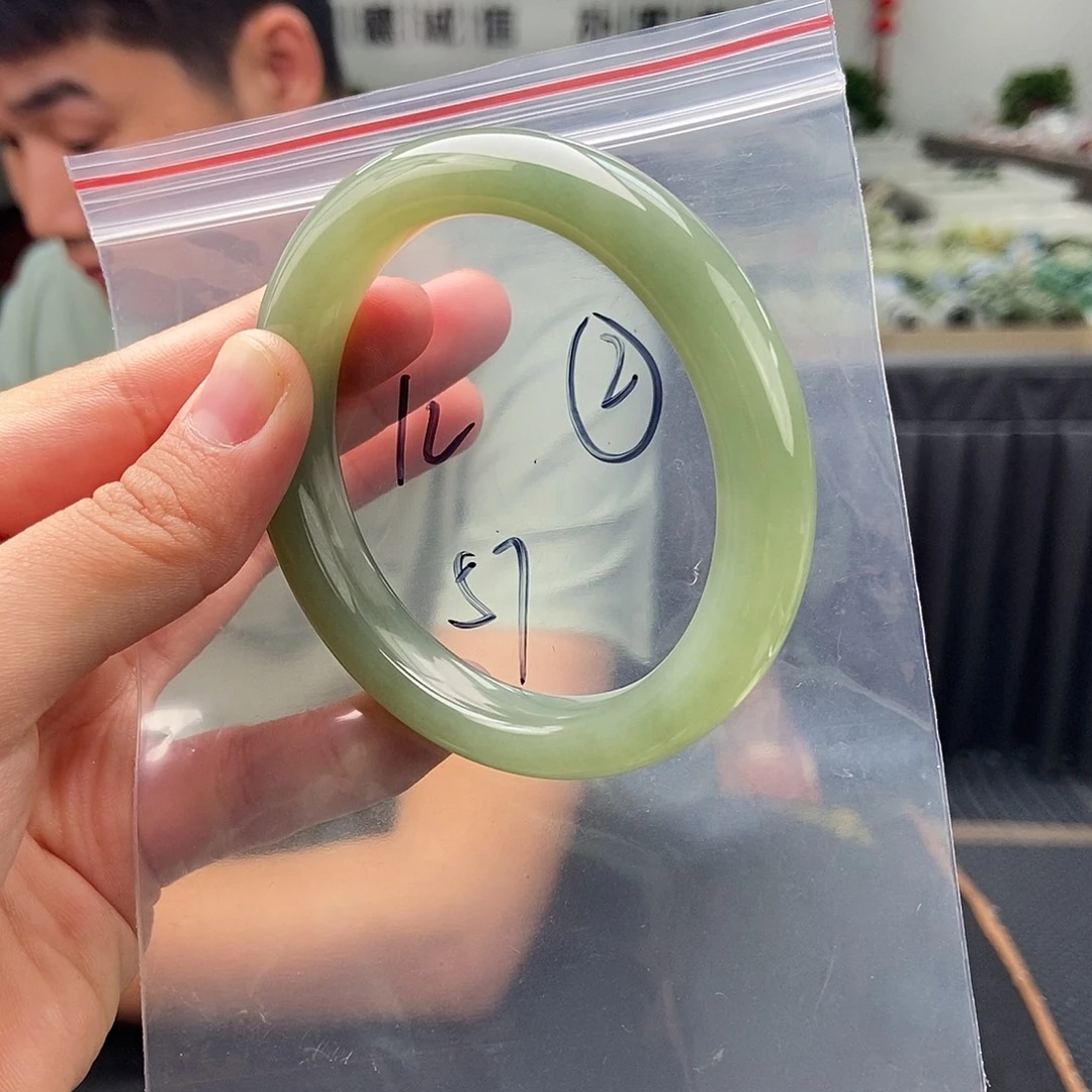 未镶嵌手镯和田玉颜色多样性发拍一发一