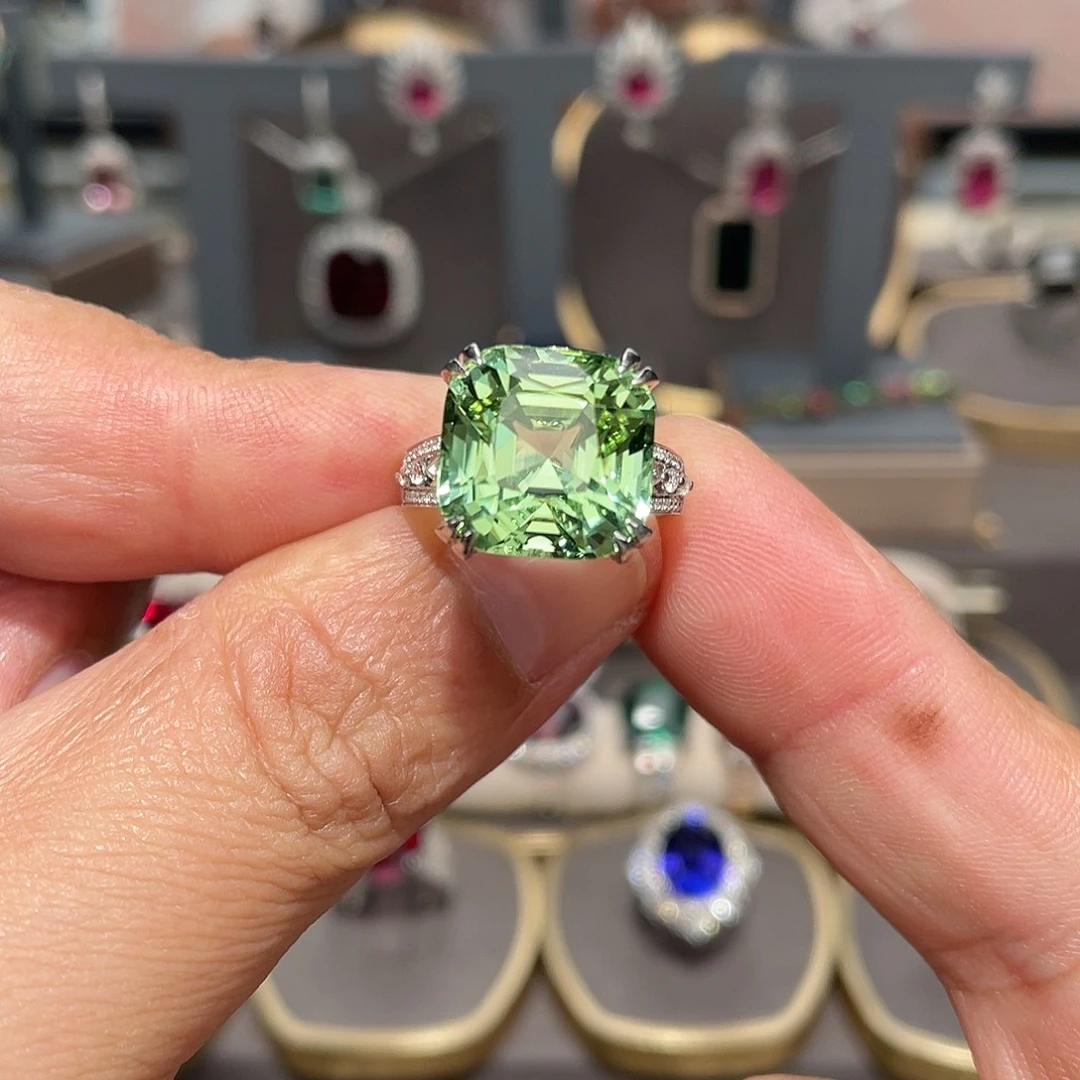 18K金镶嵌戒指碧玺12.09ct