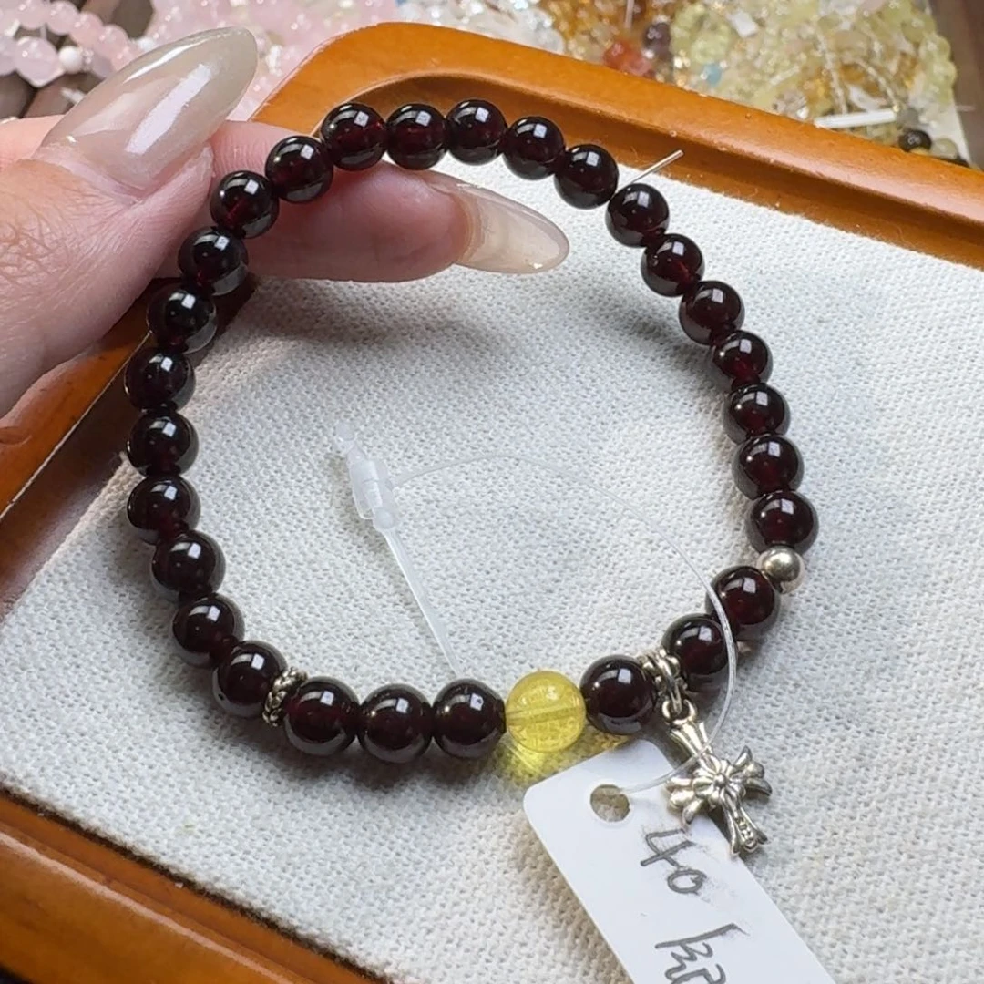 水晶手串未镶嵌石榴石