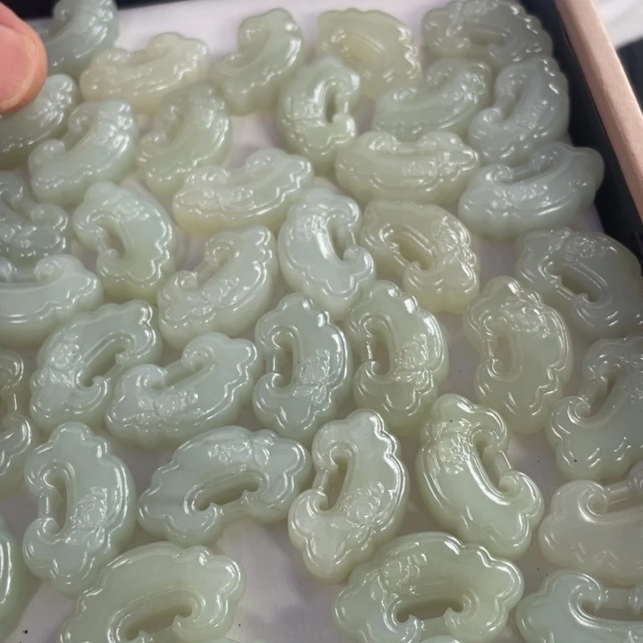 和田玉未镶嵌颈饰多样性发货，发其一