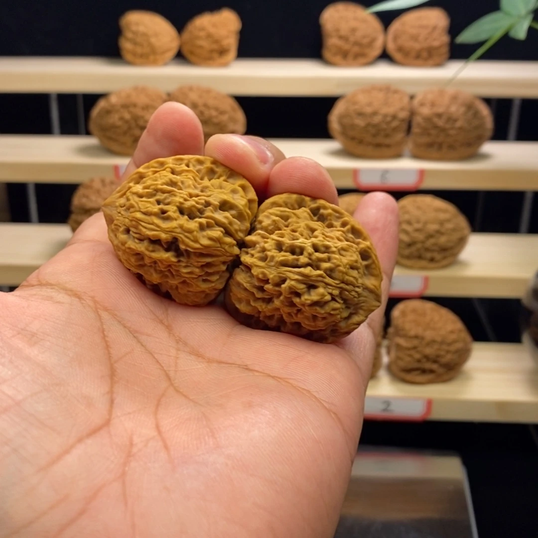 文玩核桃吊坠好运南将石