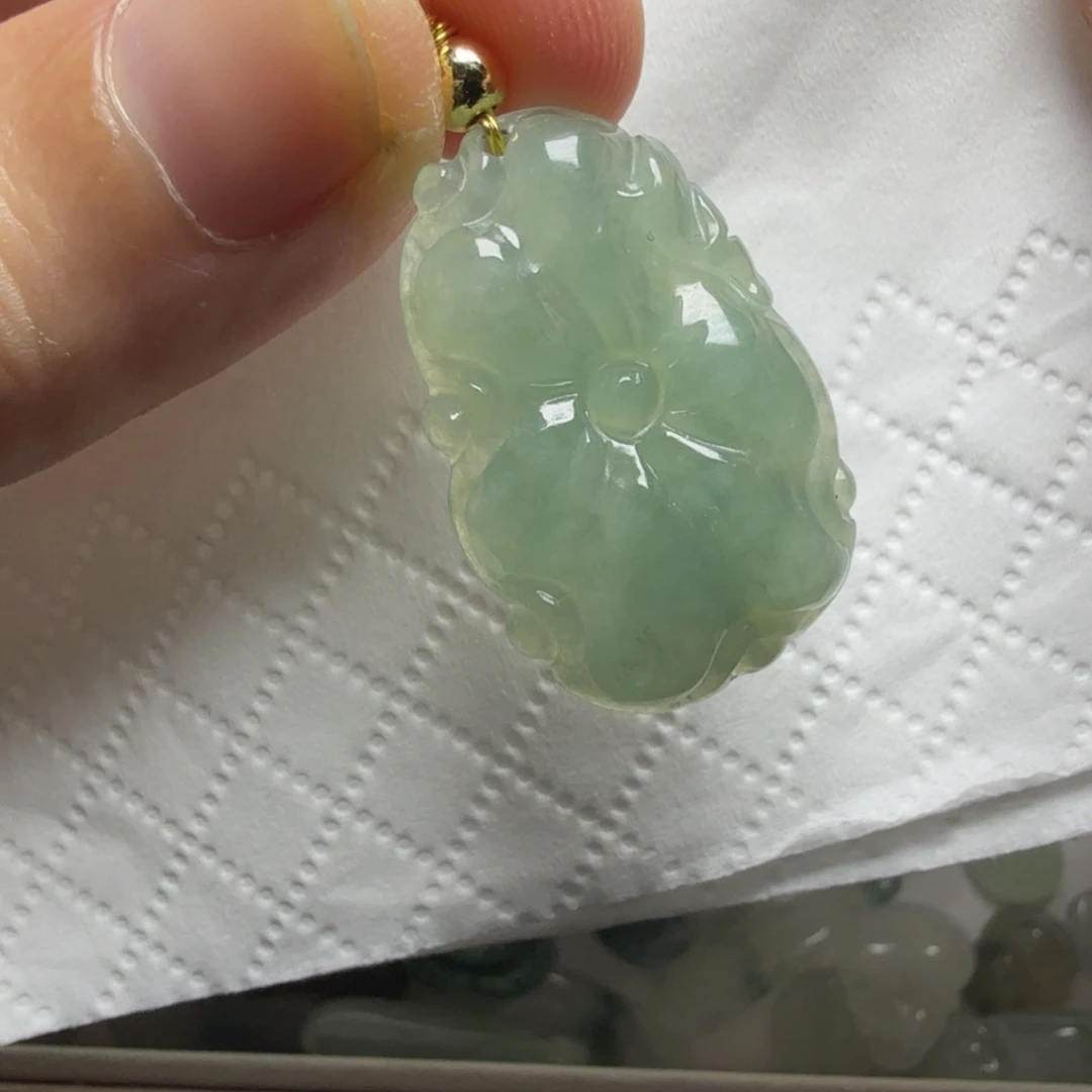 翡翠未镶嵌颈饰52