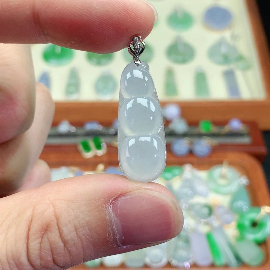 颈饰18K金镶嵌翡翠天然a货翡翠吊坠