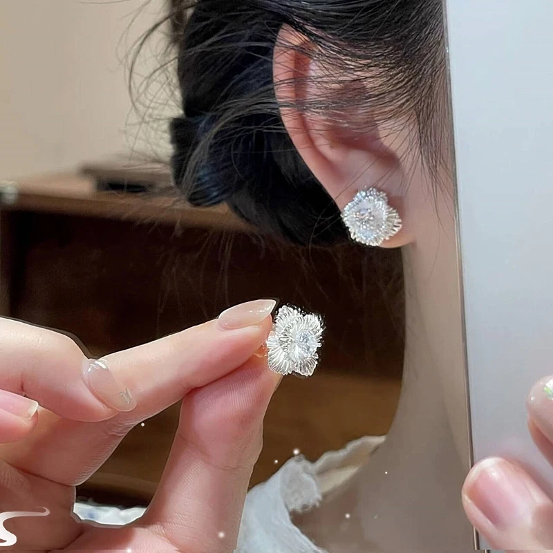 铜合金耳饰 银色双层锆石花朵耳钉女感时尚气质百搭耳环