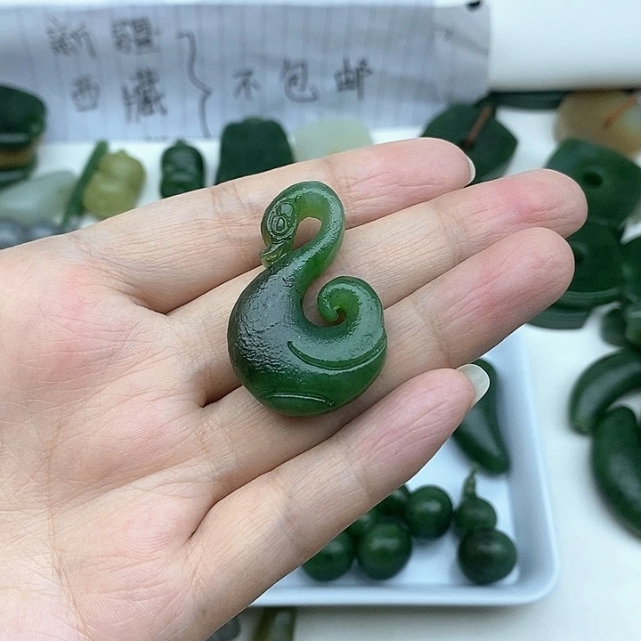 颈饰未镶嵌和田玉