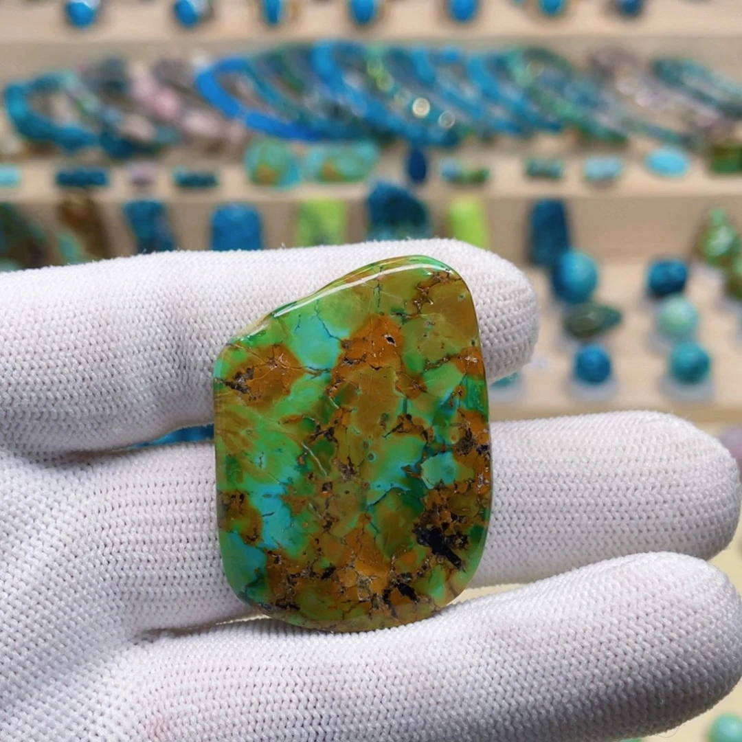 绿松石未镶嵌珠宝奇石