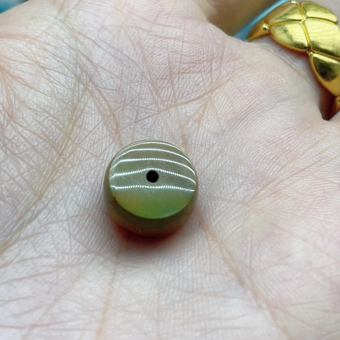 南红玛瑙未镶嵌珠宝奇石