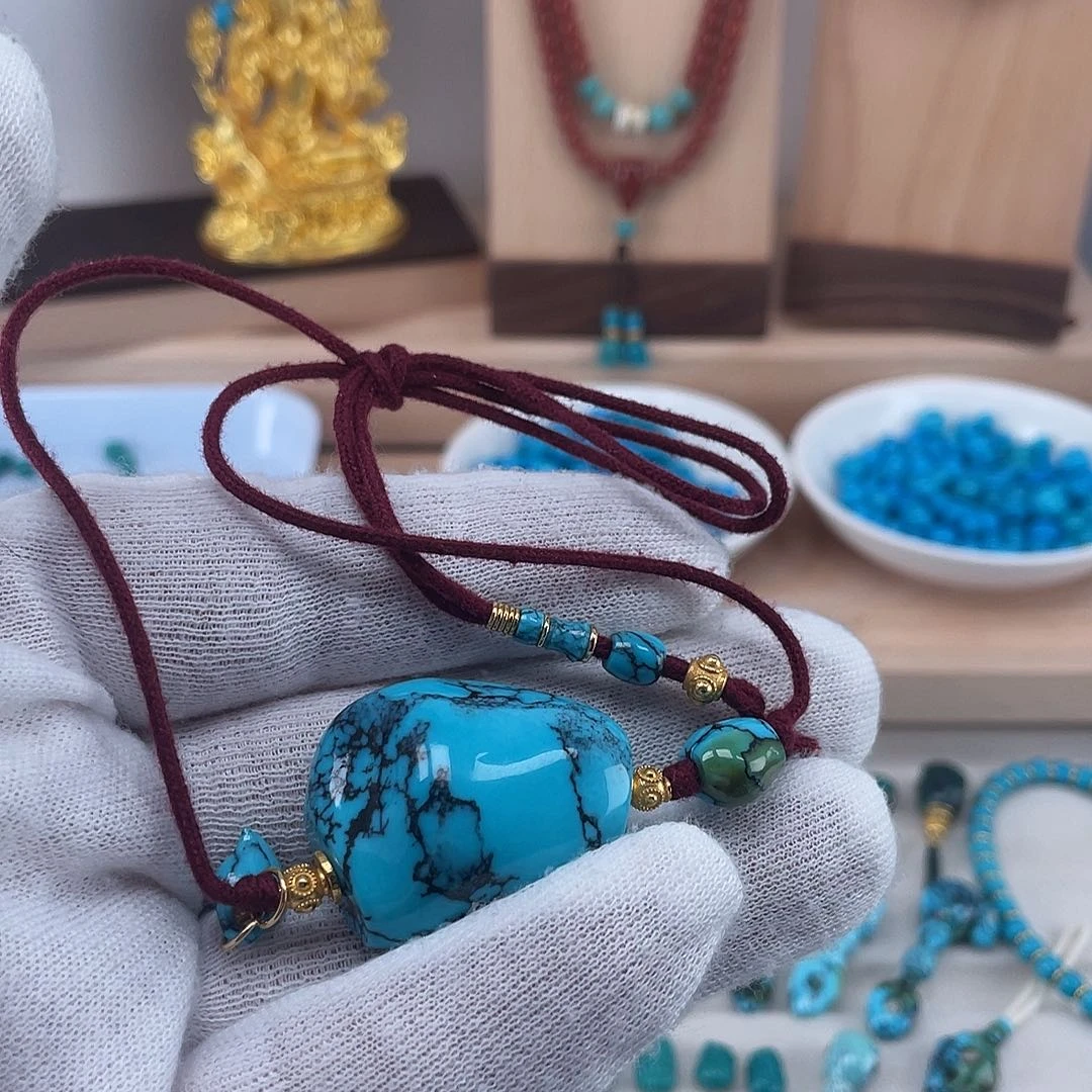 绿松石18K金镶嵌珠宝奇石藏式锁骨，28.4g