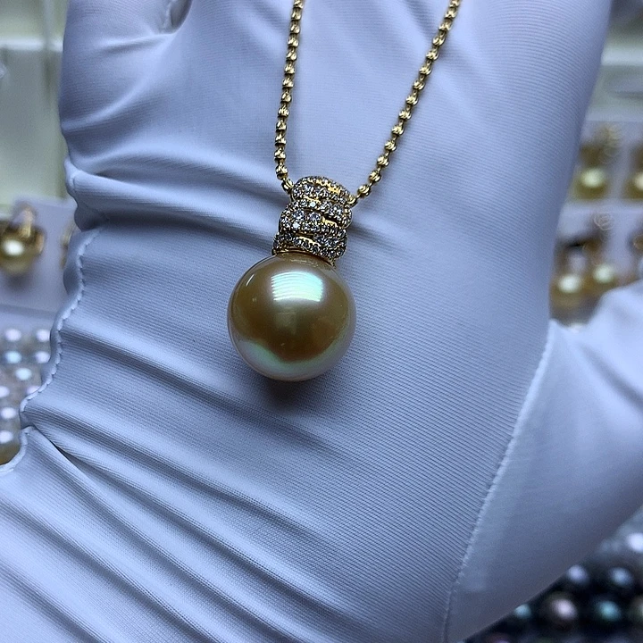 海水珍珠18K金镶嵌耳饰