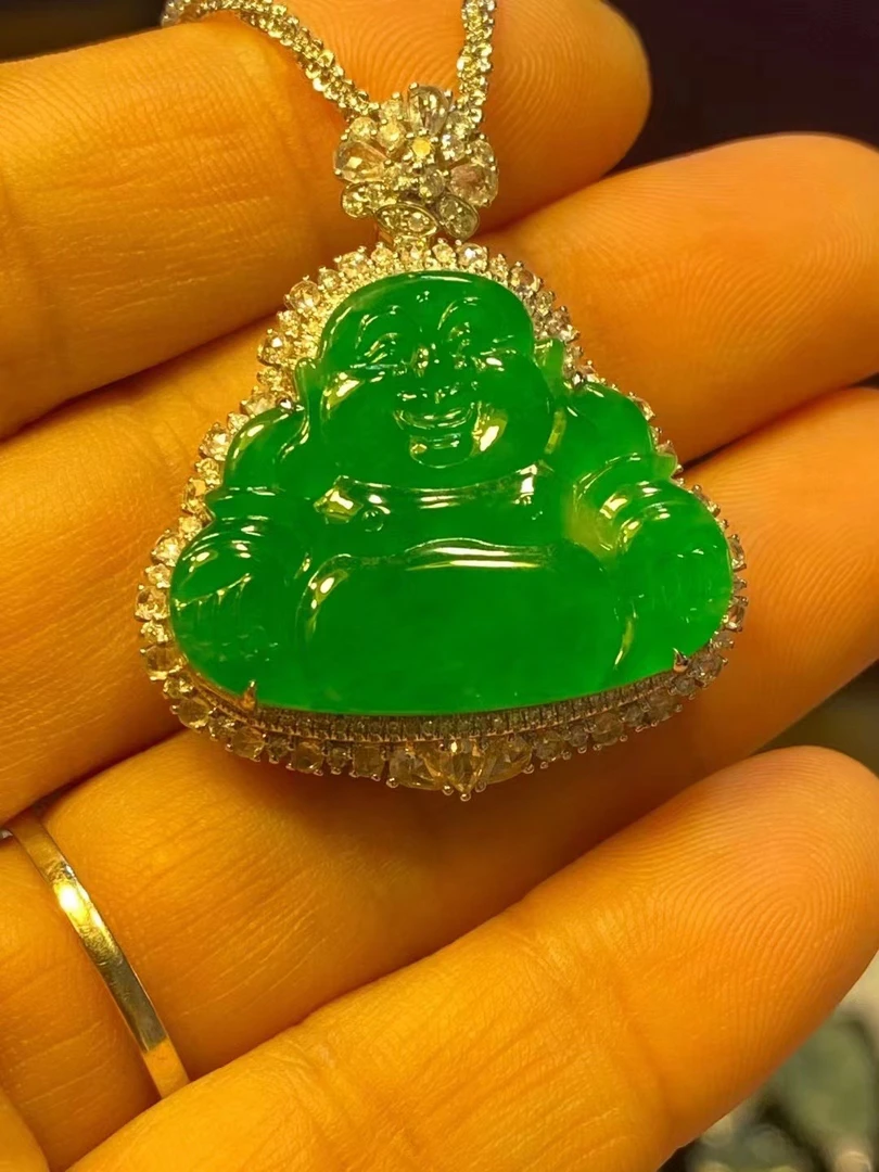 天然翡翠A货，缅料冰辣绿佛公