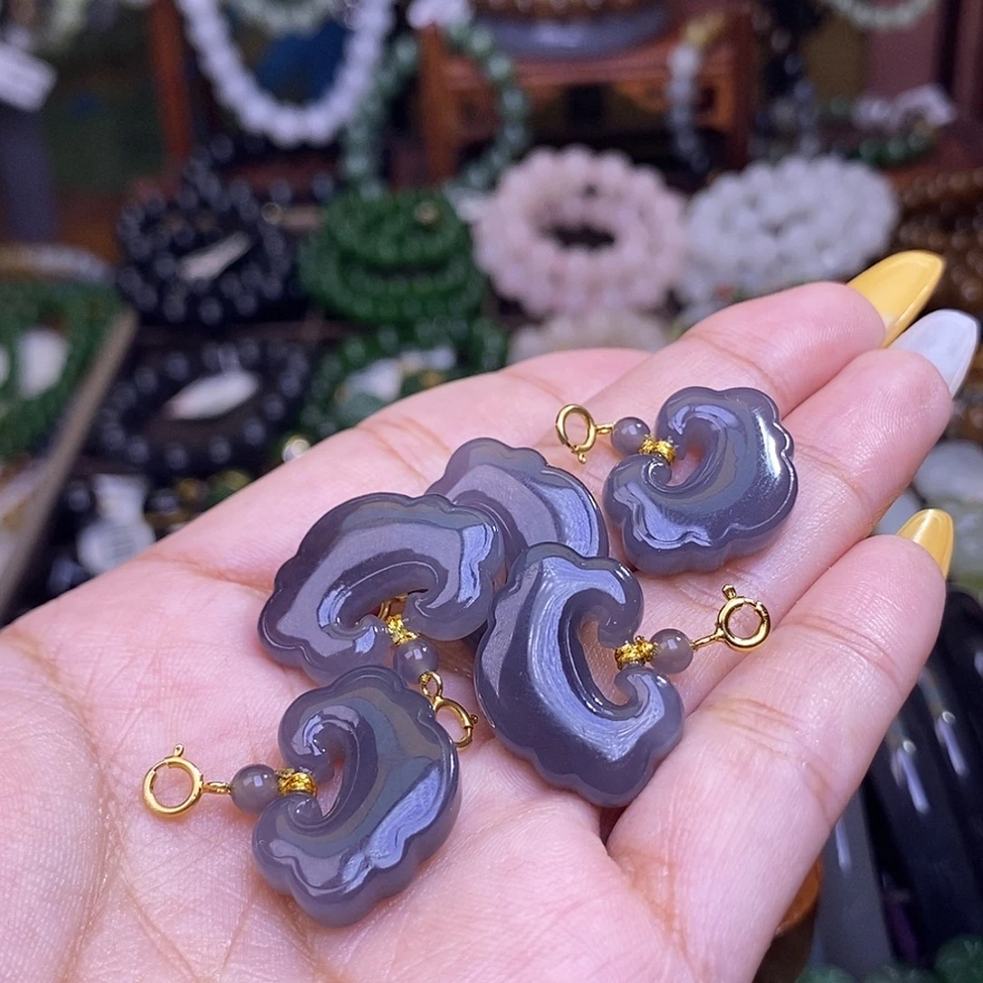 和田玉未镶嵌颈饰浓烟紫老料银镶如意发一