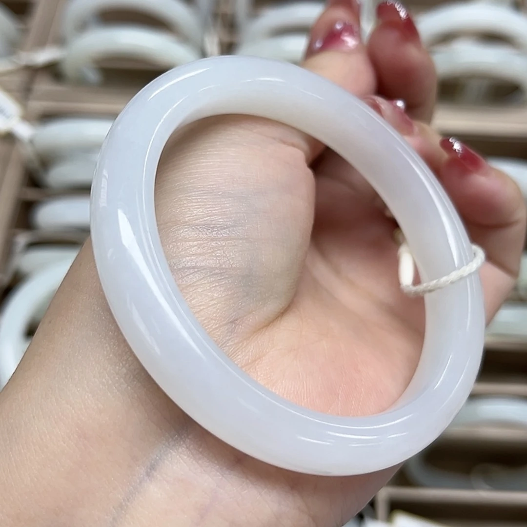 【闪购商品】和田玉手镯未镶嵌梵*