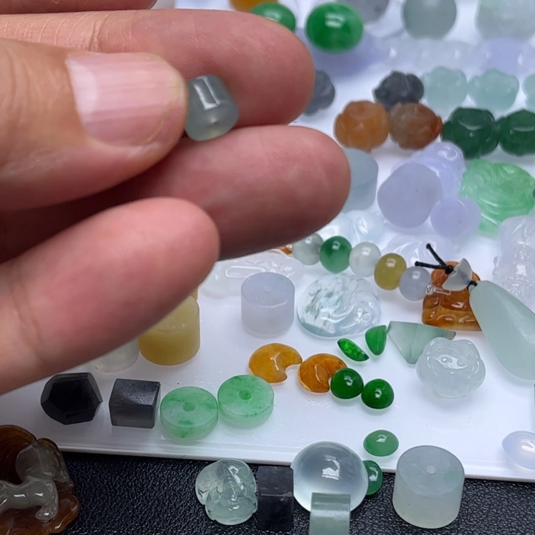 定制翡翠未镶嵌桶珠