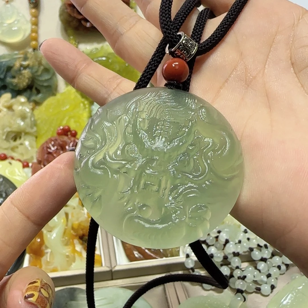 未镶嵌蛇纹石玉吊坠