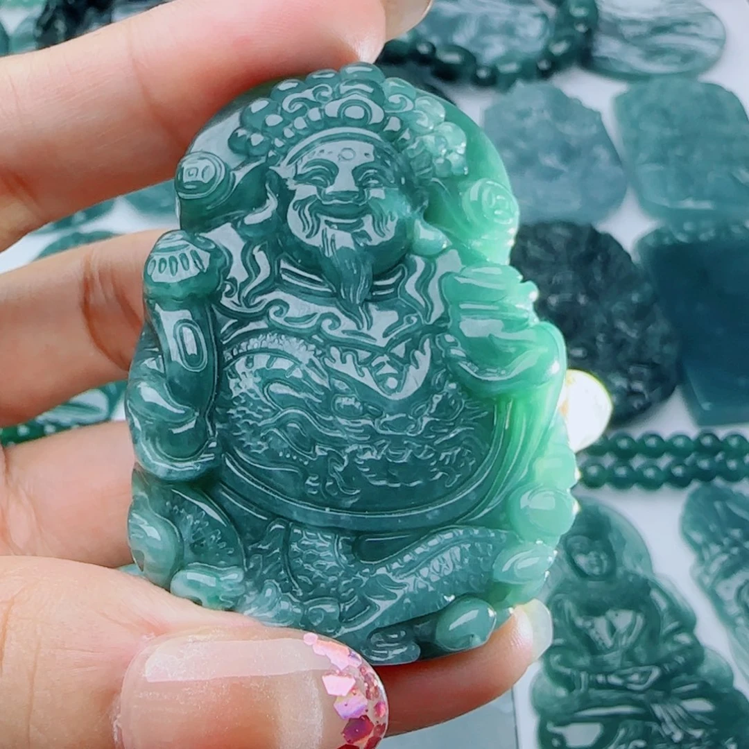 翡翠未镶嵌颈饰多样性发货天然的A货翡翠