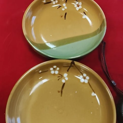 瓷片瓷片，摆件，都有微瑕疵，