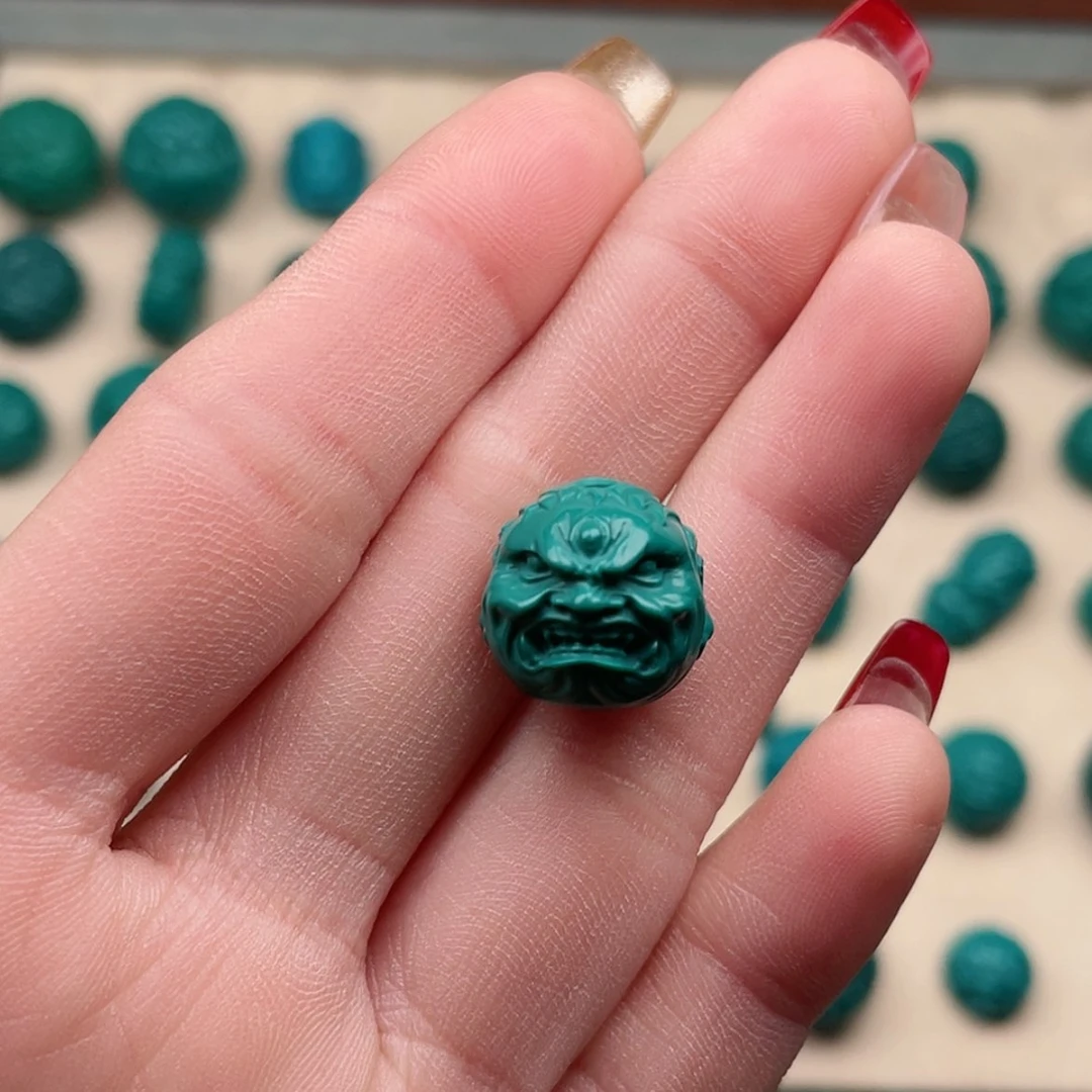 【闪购商品】玻璃颈饰老油绿恶僧14左右一个