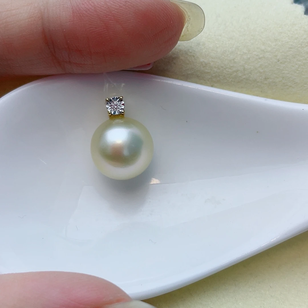 颈饰18K金镶嵌海水珍珠w51